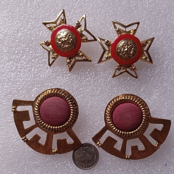 lot Jewelry - 2 Pair  Vintage, Extra Large Gold Tone Clip On Earrings